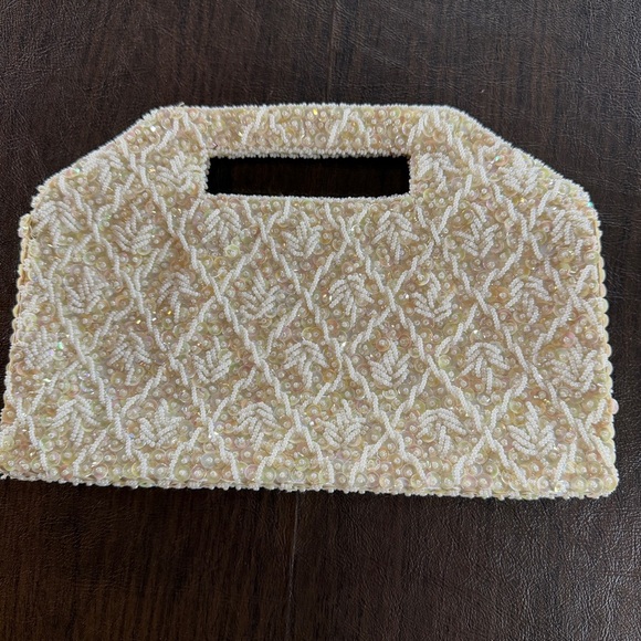 Richere Bag by Walborg Chic Beaded White Clutch Purse